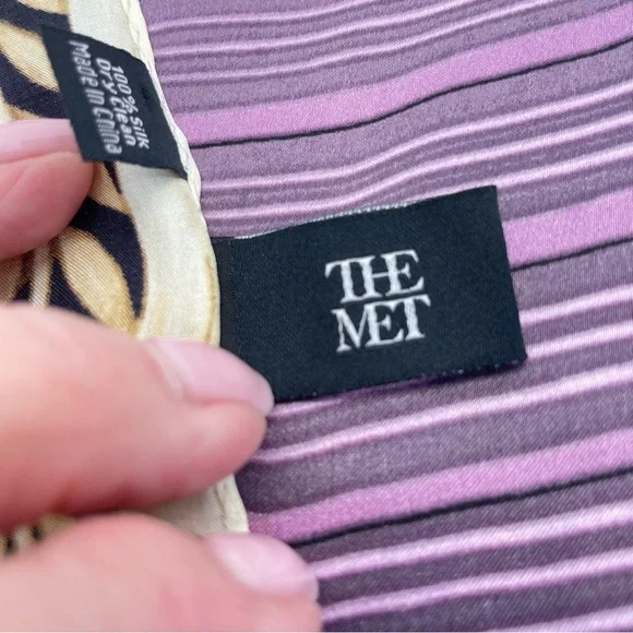 The Met Silk Scarf OS - Picture 13 of 13